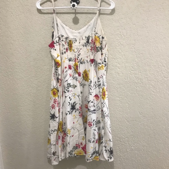Old navy dress - Picture 2 of 5